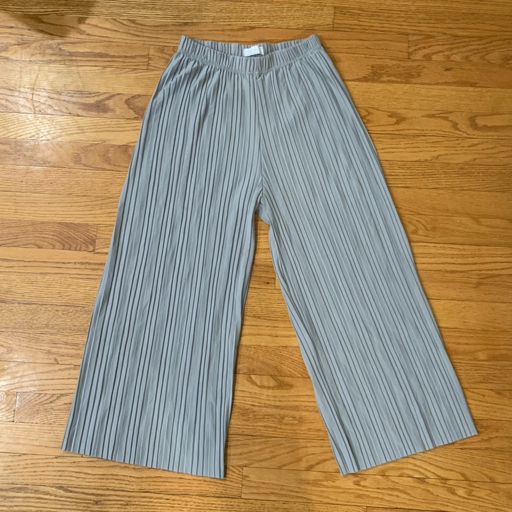 Oak + Fort wide leg Grey pleated pants.